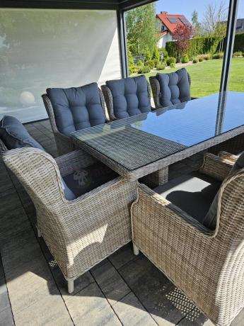 Jasne technorattanowe meble obiadowe na taras - stół + 8 foteli Laritto - Creme