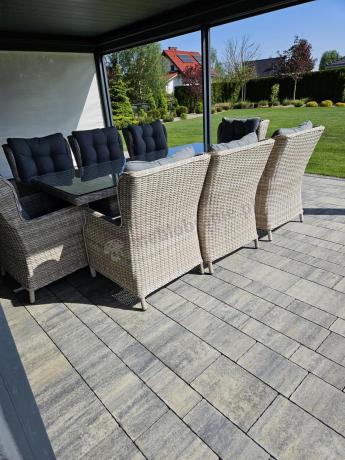 Jasne technorattanowe meble obiadowe na taras - stół + 8 foteli Laritto - Creme