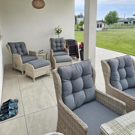 Jasne technorattanowe meble obiadowe na taras - stół + 8 foteli Laritto - Creme