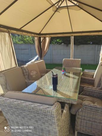 Jasne technorattanowe meble obiadowe na taras - stół 220cm + 8 foteli Laritto - Beige