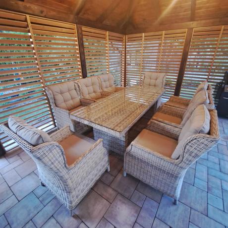 Jasne technorattanowe meble obiadowe na taras - stół 220cm + 8 foteli Laritto - Beige