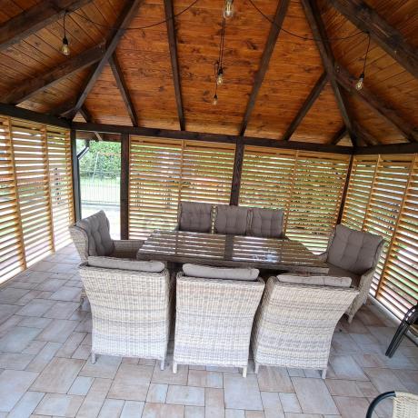 Jasne technorattanowe meble obiadowe na taras - stół 220cm + 8 foteli Laritto - Beige