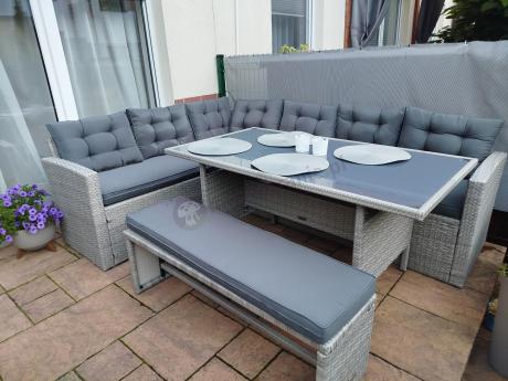 Jasnoszary narożnik ogrodowy technorattan