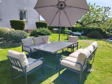 Jasny komplet mebli metalowych na taras dla 8 osób - Panaon Grande WB