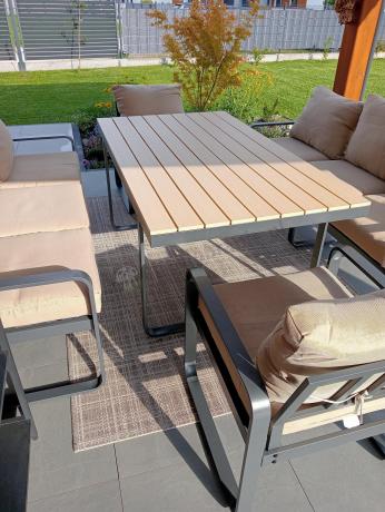 Jasny komplet mebli metalowych na taras dla 8 osób - Panaon Grande WB