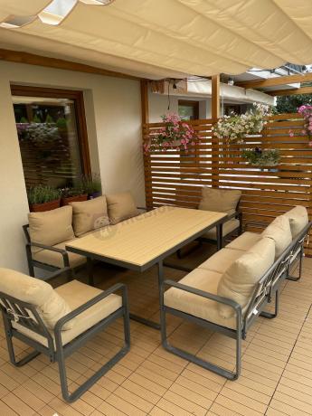 Jasny komplet mebli metalowych na taras dla 8 osób - Panaon Grande WB