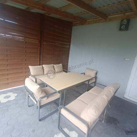 Jasny komplet mebli metalowych na taras dla 8 osób - Panaon Grande WB