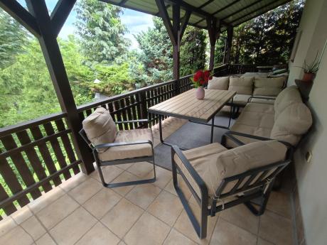 Jasny komplet mebli metalowych na taras dla 8 osób - Panaon Grande WB