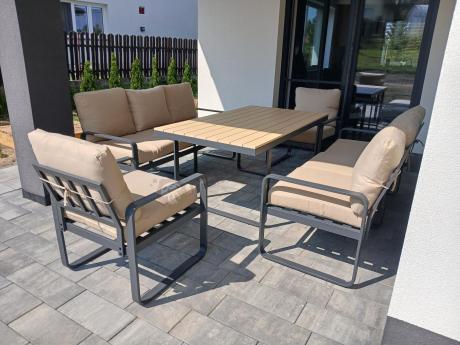 Jasny komplet mebli metalowych na taras dla 8 osób - Panaon Grande WB
