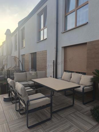 Jasny komplet mebli metalowych na taras dla 8 osób - Panaon Grande WB