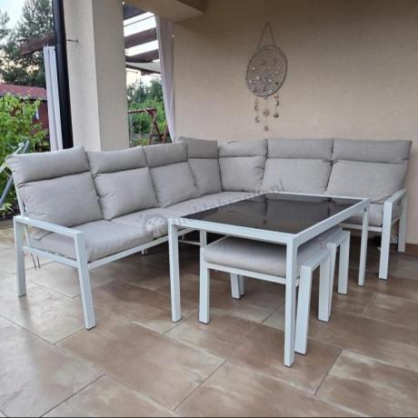 Jasny narożnik tarasowy ze stolikiem 120cm i pufami - Doros Corner XL - Cream