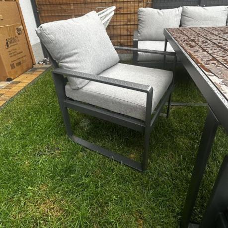 Komplet mebli metalowych do ogrodu dla 7 osób ze stołem obiadowym - Panaon Dining Light Grey