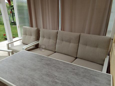 Komplet mebli na taras dla 8 osób - 2 sofy, 2 fotele i wysoki stół - Tavaro Grande Cream