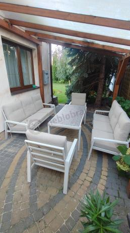 Komplet mebli na taras dla 8 osób - 2 sofy, 2 fotele i wysoki stół - Tavaro Grande Cream