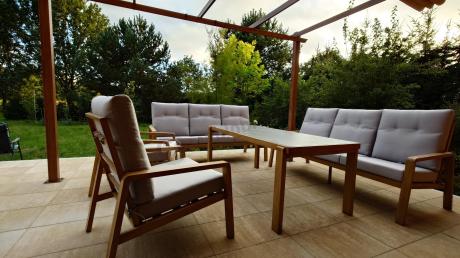 Komplet mebli na taras z dwiema sofami i wysokim stołem obiadowym - Tavaro Grande Wood