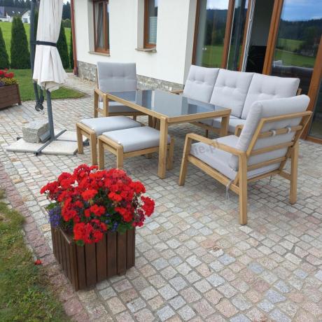 Komplet mebli na taras z sofą, dwoma fotelami i pufami - imitacja drewna - Tavaro Dining Wood