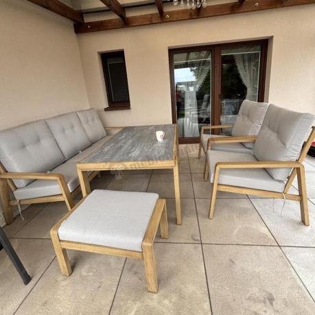 Komplet mebli na taras z sofą, dwoma fotelami i pufami - imitacja drewna - Tavaro Dining Wood