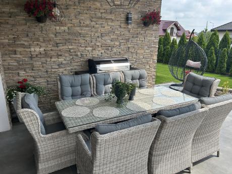 Komplet mebli obiadowych z technorattanu - stół z nogą X + 8 foteli - Laritto Creme