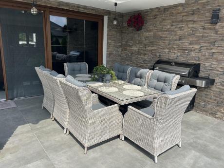 Komplet mebli obiadowych z technorattanu - stół z nogą X + 8 foteli - Laritto Creme