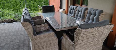 Komplet mebli obiadowych z technorattanu - stół z nogą X + 8 foteli - Laritto Creme