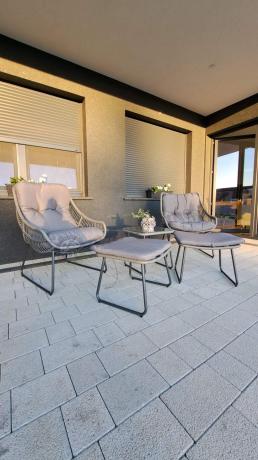 Komplet mebli ogrodowych - 2 fotele z podnóżkami i stolikiem kawowym - Torgiano Duo Grey