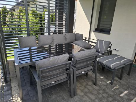Komplet mebli ogrodowych z narożnikiem i wysokim stołem 160cm, fotelami i pufami Sodor Corner XL - Dark Grey