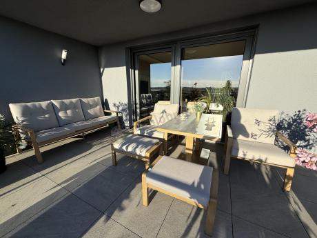 Komplet mebli ogrodowych z sofą, regulowanymi fotelami i pufami - drewniany - Tavaro Dining Plus Wood