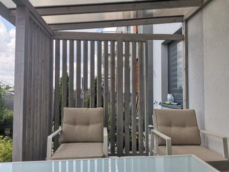 Komplet mebli tarasowych dla 5 osób z sofą 190cm - Elke Dining - White