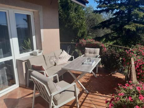 Komplet mebli tarasowych dla 5 osób z sofą 190cm - Elke Dining - White