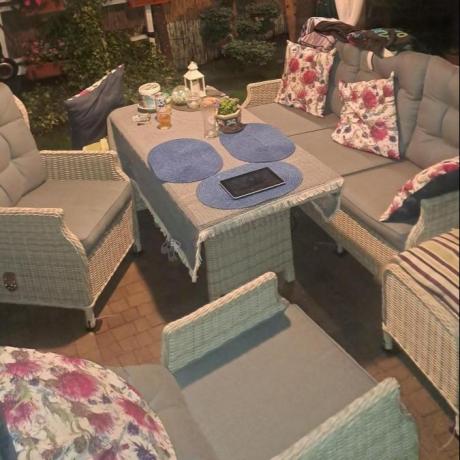 Komplet mebli tarasowych z regulowanymi fotelami Laritto Dining - Creme