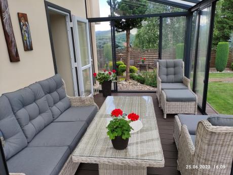 Komplet mebli tarasowych z regulowanymi fotelami Laritto Dining - Creme