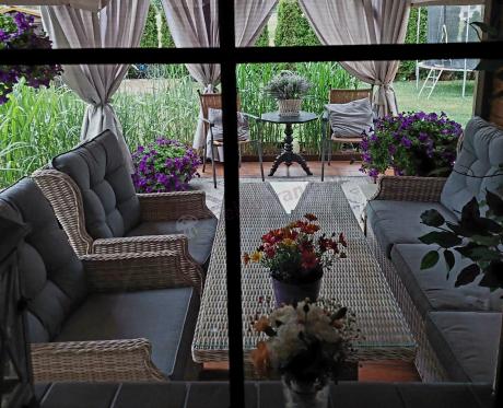 Komplet mebli tarasowych z regulowanymi fotelami Laritto Dining - Creme