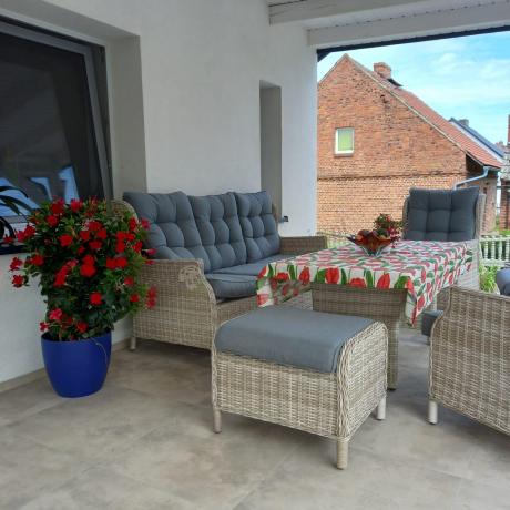 Komplet mebli tarasowych z regulowanymi fotelami Laritto Dining - Creme