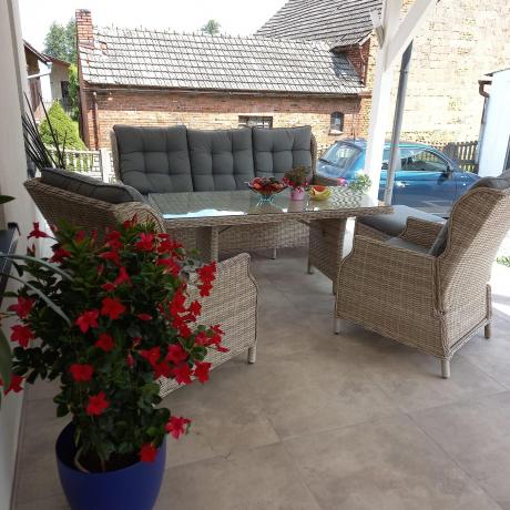 Komplet mebli tarasowych z regulowanymi fotelami Laritto Dining - Creme