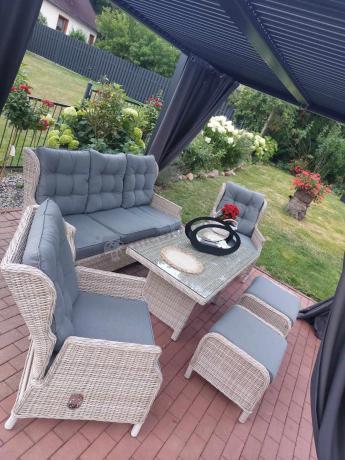 Komplet mebli tarasowych z regulowanymi fotelami Laritto Dining - Creme