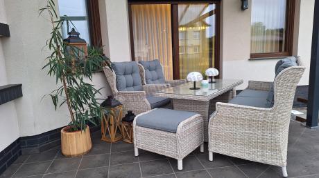 Komplet mebli tarasowych z regulowanymi fotelami Laritto Dining - Creme