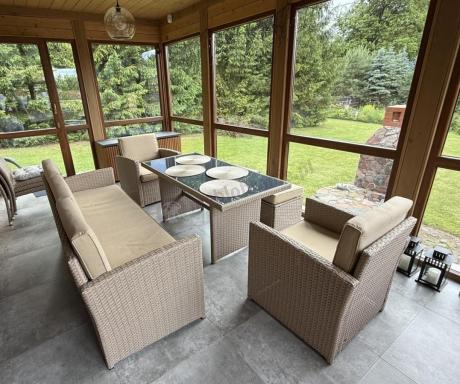 Komplet mebli z sofą i wysokim stołm technorattan Cofete Dining – Natural