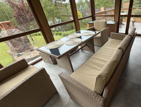 Komplet mebli z sofą i wysokim stołm technorattan Cofete Dining – Natural