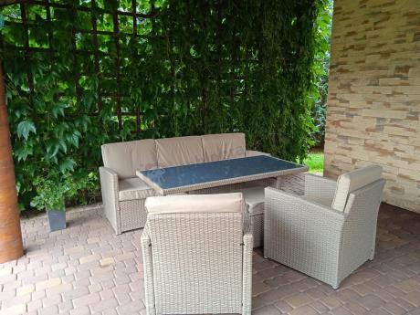 Komplet mebli z sofą i wysokim stołm technorattan Cofete Dining – Natural