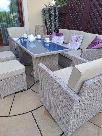 Komplet mebli z sofą i wysokim stołm technorattan Cofete Dining – Natural