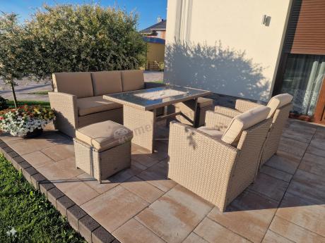 Komplet mebli z sofą i wysokim stołm technorattan Cofete Dining – Natural