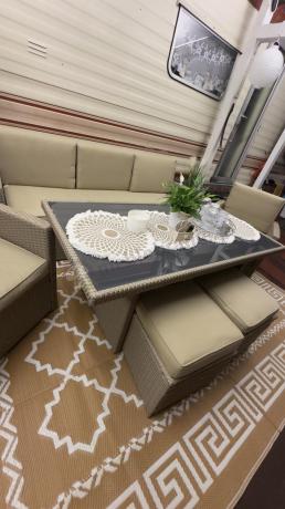 Komplet mebli z sofą i wysokim stołm technorattan Cofete Dining – Natural