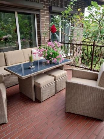 Komplet mebli z sofą i wysokim stołm technorattan Cofete Dining – Natural