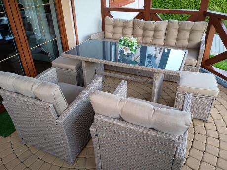 Komplet mebli z sofą i wysokim stołm technorattan Cofete Dining – Natural Cofete 2.0