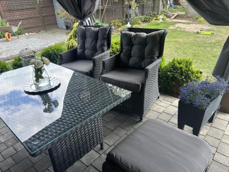 Komplet mebli z technorattanu dla 7 osób ze stołem 145x85 Fiorento - Antracite