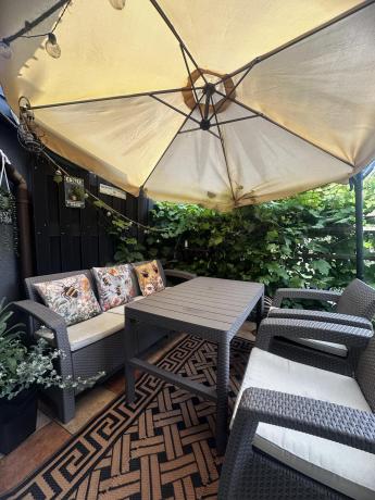 Komplet na taras z regulowanym stolikiem Corfu Set Lyon Max Cappuccino