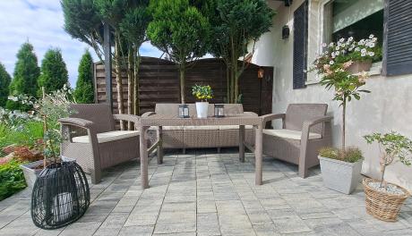 Komplet na taras z regulowanym stolikiem Corfu Set Lyon Max Cappuccino