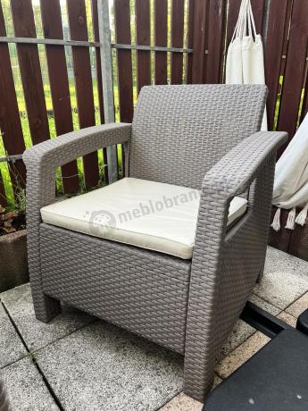 Komplet na taras z regulowanym stolikiem Corfu Set Lyon Max Cappuccino