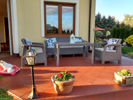 Komplet na taras z regulowanym stolikiem Corfu Set Lyon Max Cappuccino