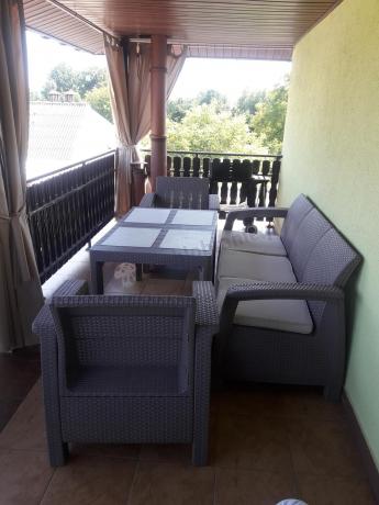 Komplet na taras z regulowanym stolikiem Corfu Set Lyon Max Cappuccino